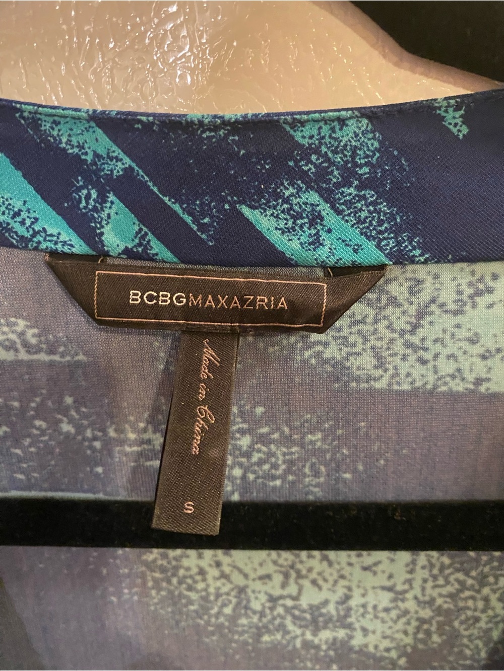 BCBGMaxAzria Navy/Teal 
Printed Warp Mini Dress
Size Small
NWOT - Picture 8 of 10